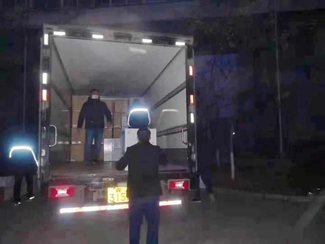這樣深夜連續作業，已堅持了多日